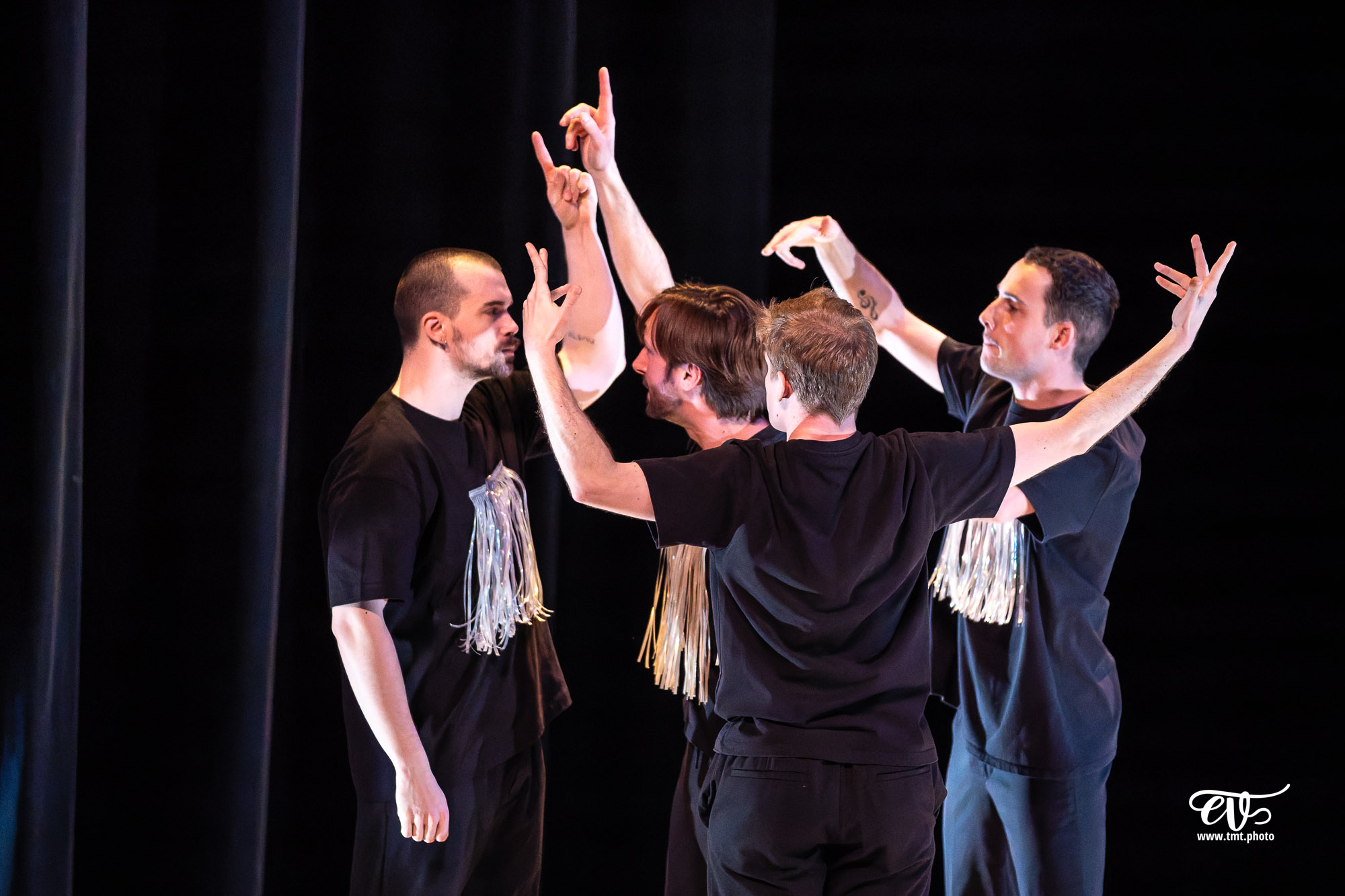 A4 (COMME LA FEUILLE) CIE CHICOS MAMBO